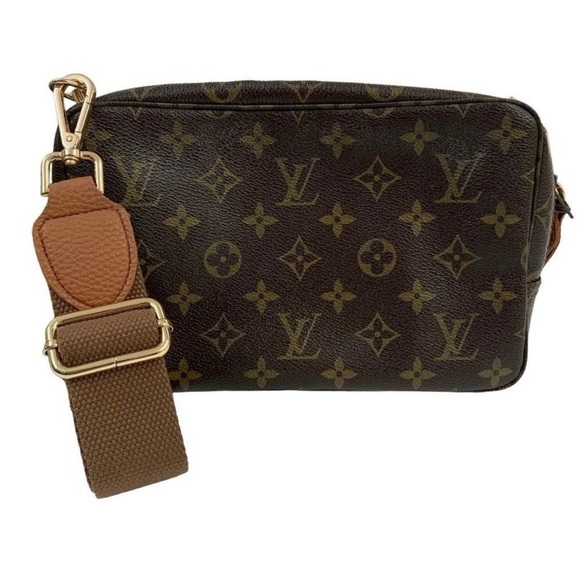 Auth Louis Vuitton LV Cosmetic Pouch Bag
Trousse Toilette 23 Browns Monogram - Picture 3 of 10